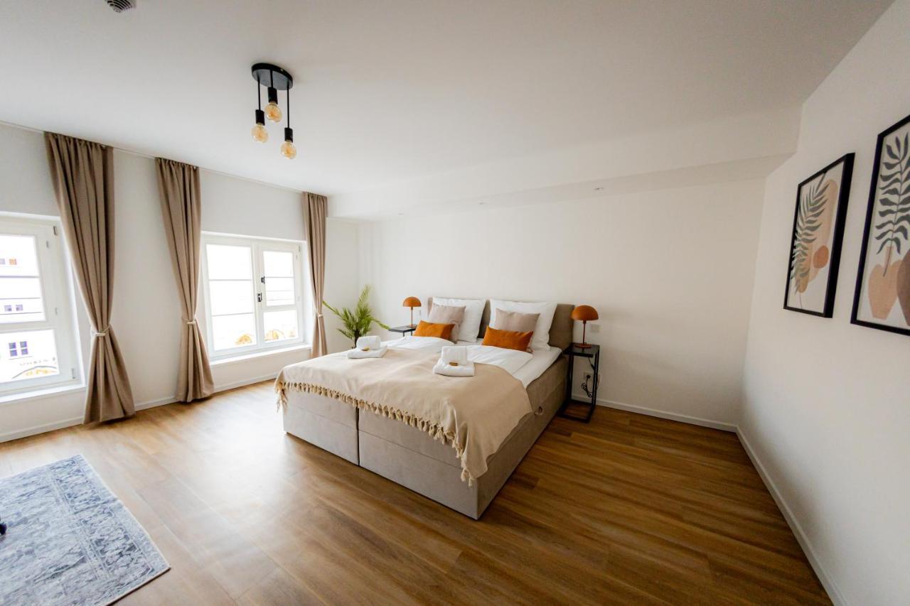 Highlight Am Stadtplatz Muehldorf - C4S Come4Stay - 2 Zimmer Wohnung I Bis Zu 5 Gaeste Екстериор снимка