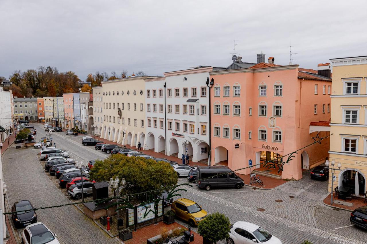 Highlight Am Stadtplatz Muehldorf - C4S Come4Stay - 2 Zimmer Wohnung I Bis Zu 5 Gaeste Екстериор снимка