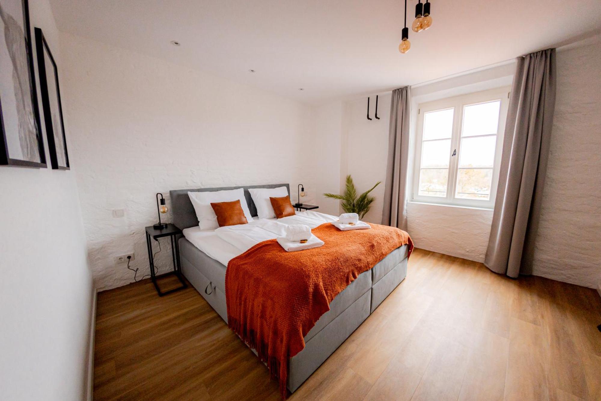 Highlight Am Stadtplatz Muehldorf - C4S Come4Stay - 2 Zimmer Wohnung I Bis Zu 5 Gaeste Екстериор снимка