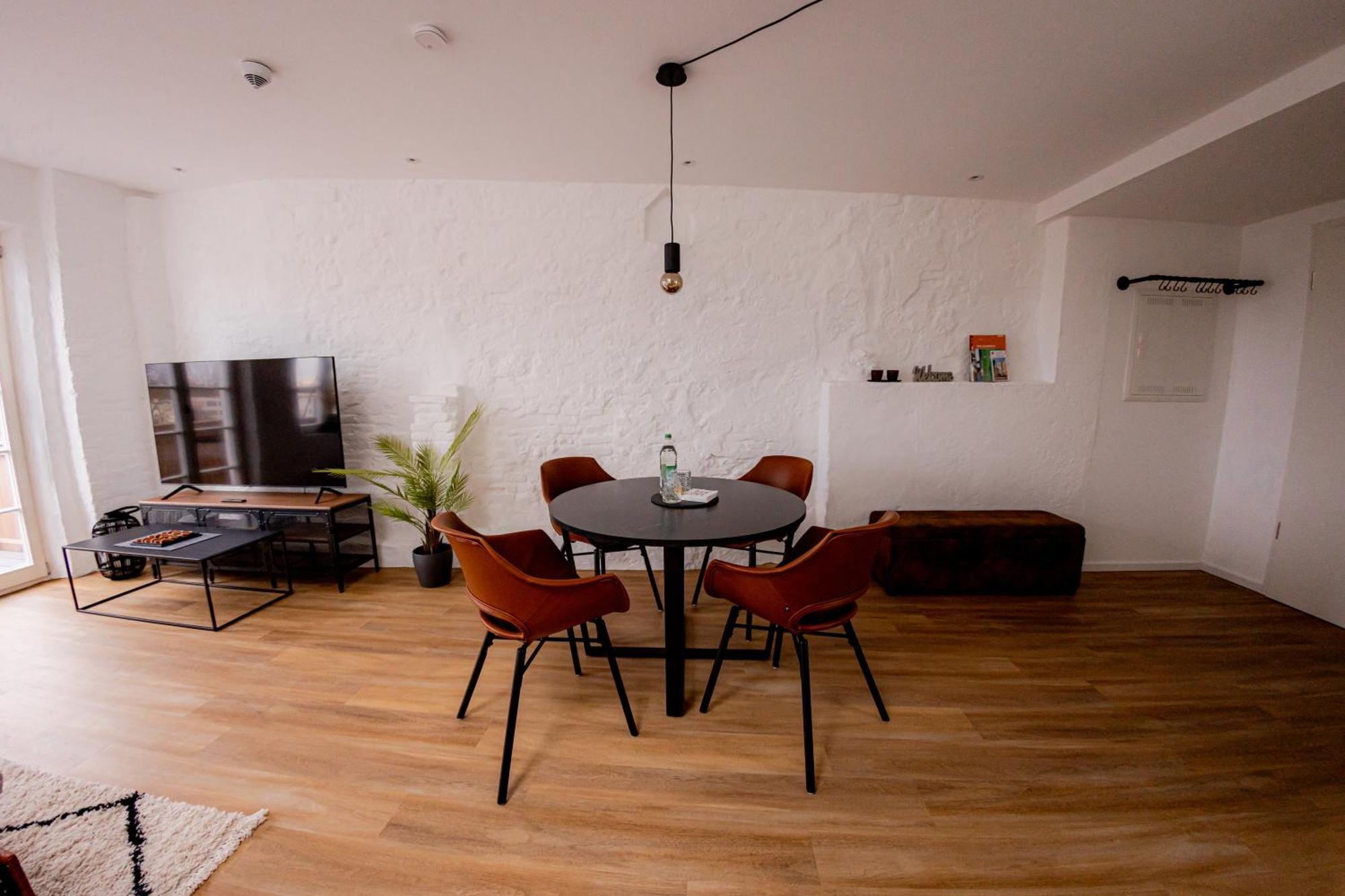 Highlight Am Stadtplatz Muehldorf - C4S Come4Stay - 2 Zimmer Wohnung I Bis Zu 5 Gaeste Екстериор снимка
