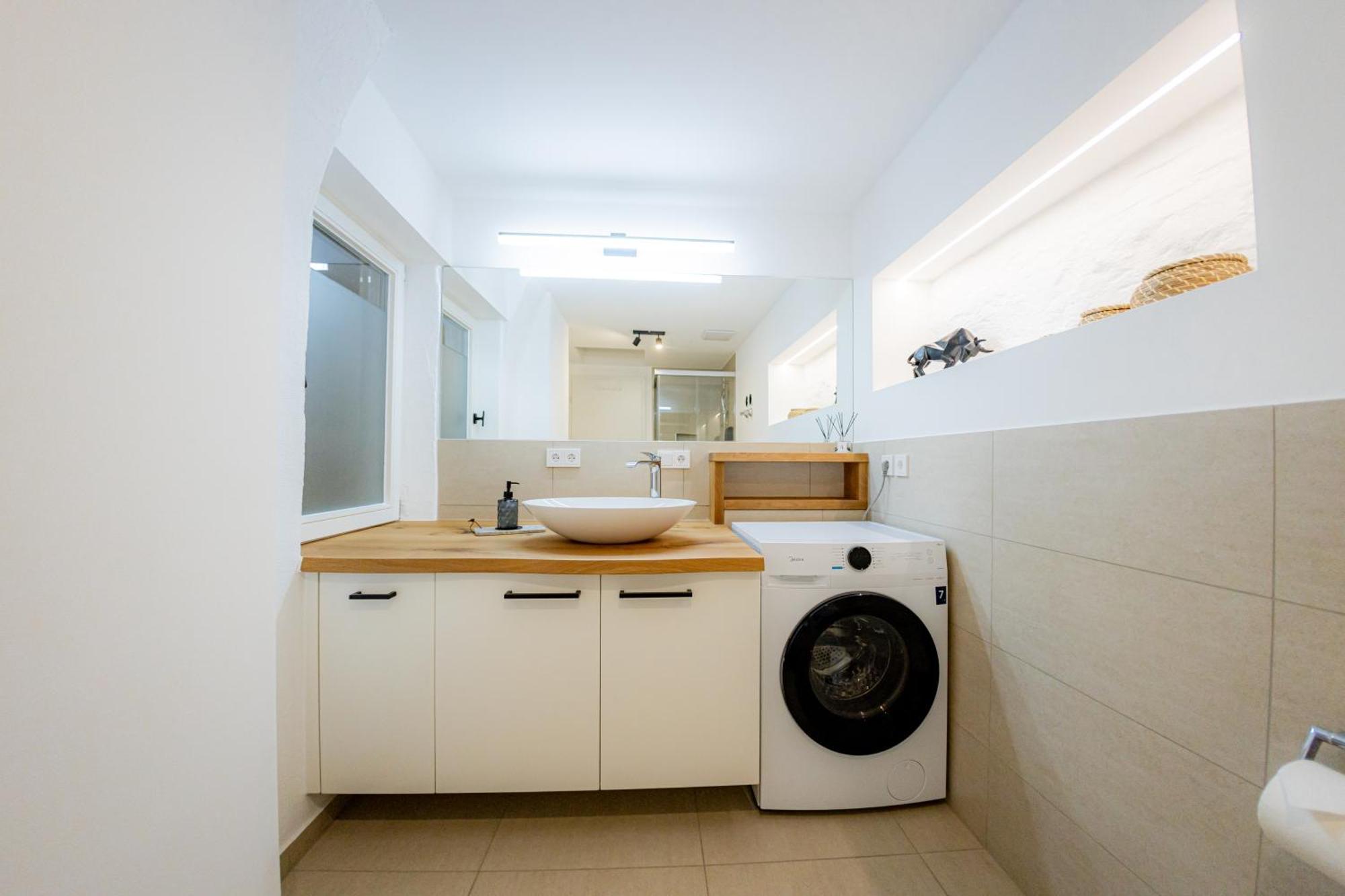 Highlight Am Stadtplatz Muehldorf - C4S Come4Stay - 2 Zimmer Wohnung I Bis Zu 5 Gaeste Стая снимка