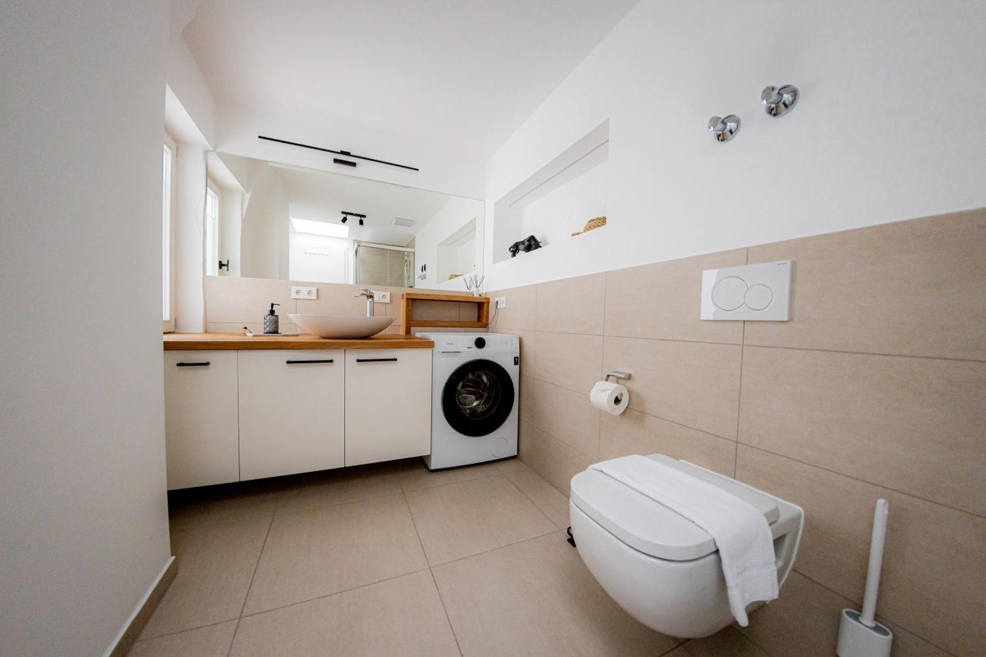 Highlight Am Stadtplatz Muehldorf - C4S Come4Stay - 2 Zimmer Wohnung I Bis Zu 5 Gaeste Стая снимка